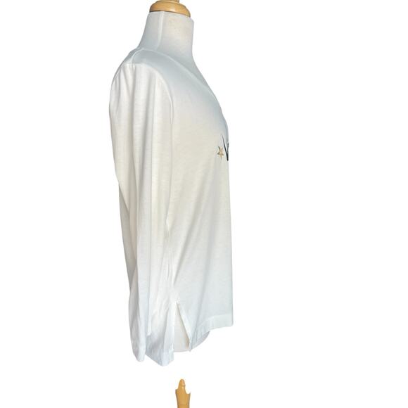 Chico's Zenergy Witch Way to the Wine Tee V Neck Halloween Size 1 Medium 8/10 - Picture 5 of 13